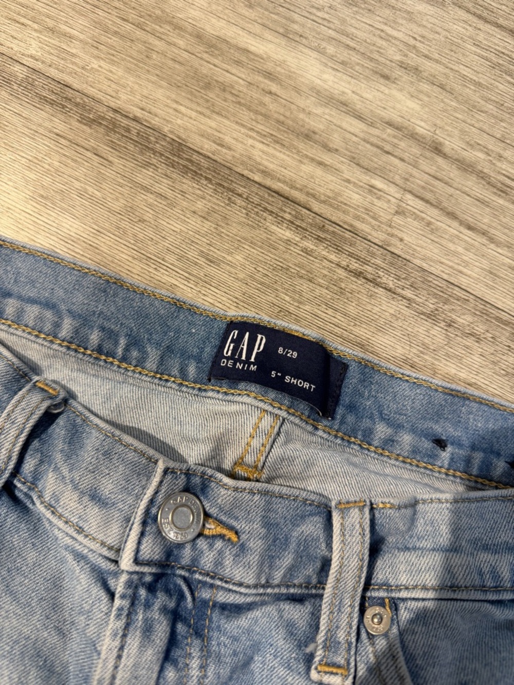 GAP Light Wash Denim Shorts - Picture 3 of 4